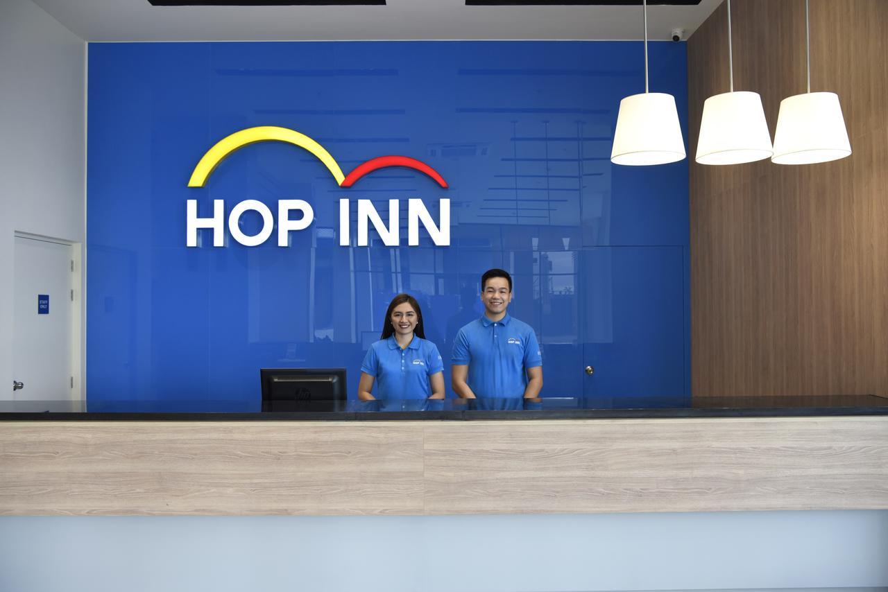 Hop Inn Hotel Aseana City Манила Экстерьер фото